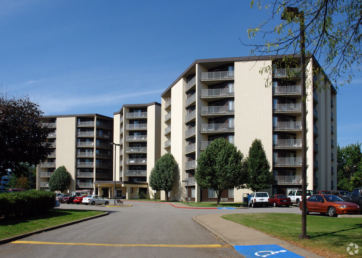 Building Photo - Charleston Arbors