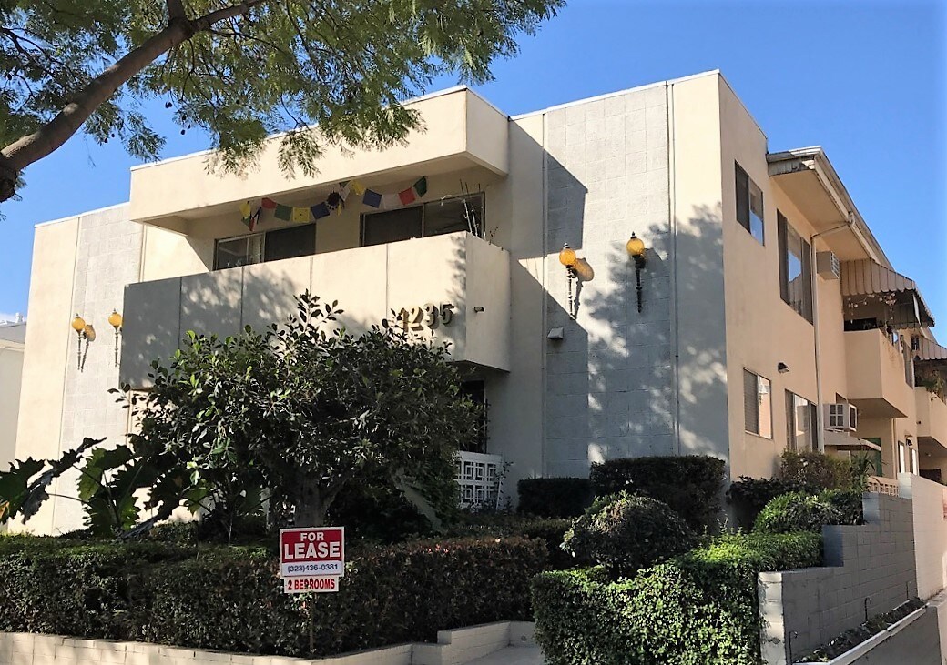 1235 N Hayworth Ave, West Hollywood, CA 90046 Apartments in West