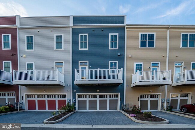 Foto del edificio - 727 Annie Rose Ave