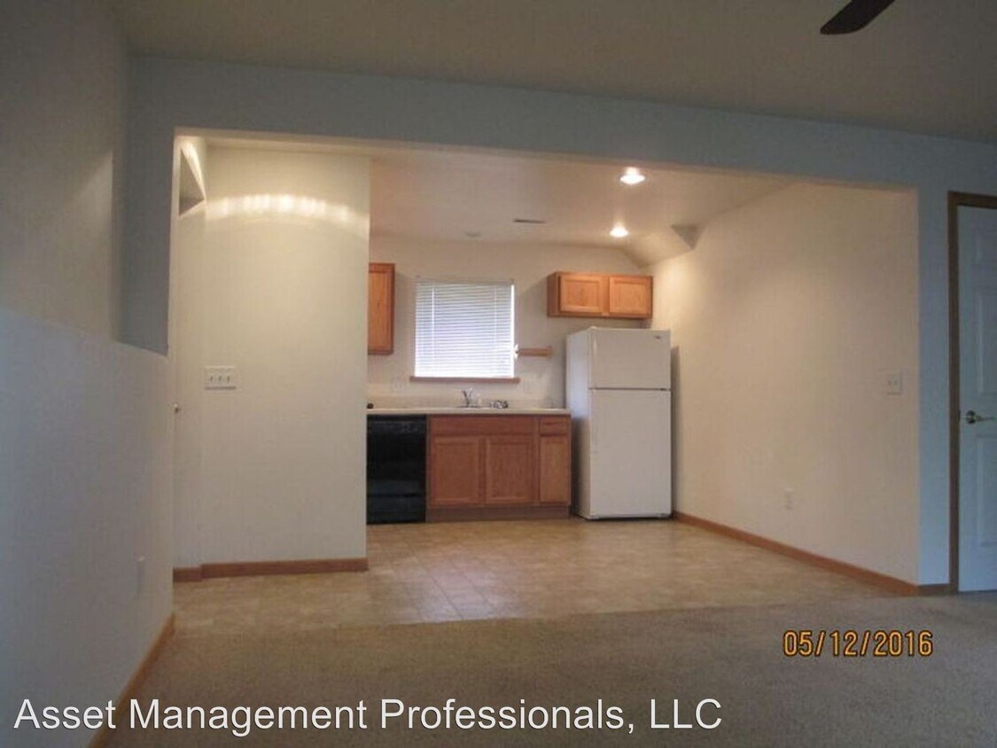 Primary Photo - 614 St Johns Ave