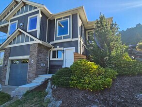 Building Photo - 47049 MacFarlane Pl