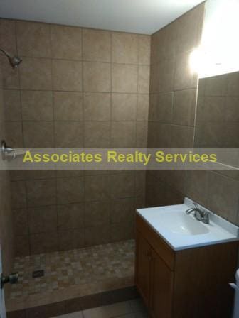 Building Photo - Spacious 4 Bedroom in Mason Manor