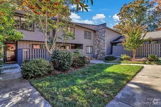 Building Photo - 211 Crowfields Dr