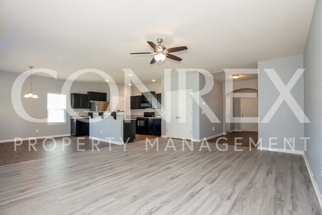 Building Photo - Great 4 Bedroom Home!