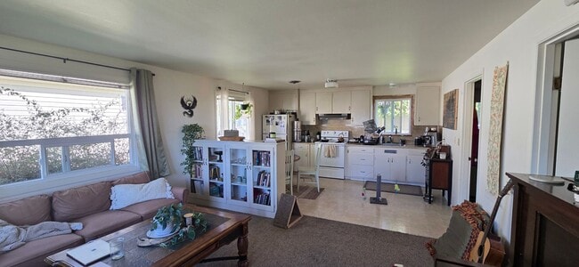 Building Photo - Port Angeles Duplex for Lease