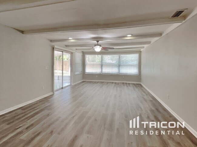 Foto del edificio - 2705 Campus Hill Drive Tampa FL