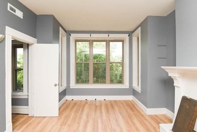 Building Photo - 2738 N Central Park Ave