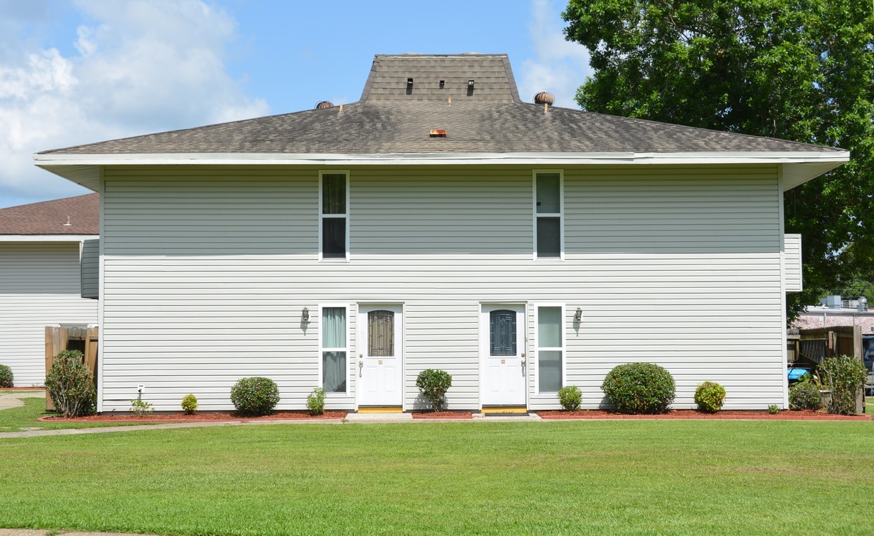 121 Lakewood Dr, Luling, LA 70070 Apartments in Luling, LA