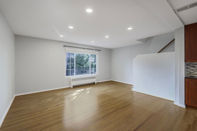 Foto del edificio - Available Now! 3 Bed 2 Bath House Near the...