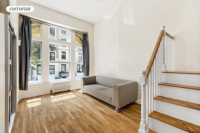 Building Photo - 331 W 85th St