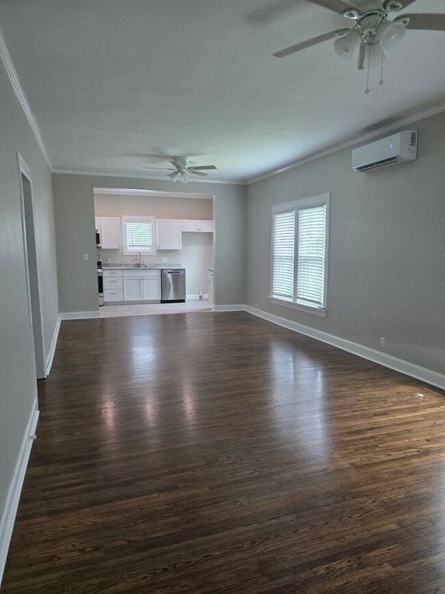 Building Photo - Be the first to lease this Bungalow Beauty!