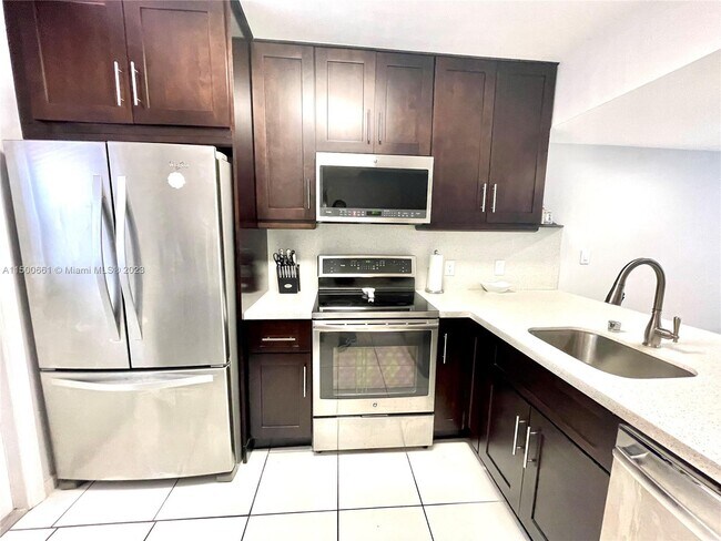 Foto del edificio - 3745 NE 171 St