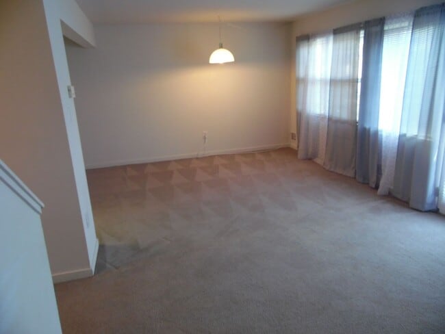 Foto del edificio - 3 Bedroom, 1.5 Bathroom Quadra-Plex