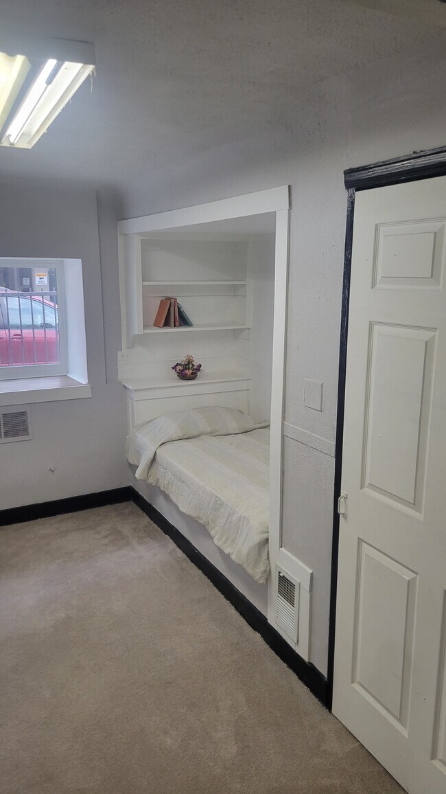 dormitorio pequeño - 1471 -1481 Zenobia st