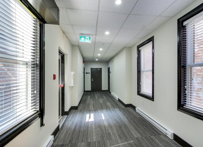 Photo du bâtiment - Updated 1 Bed 1 Bath in the Heart of Sarnia!