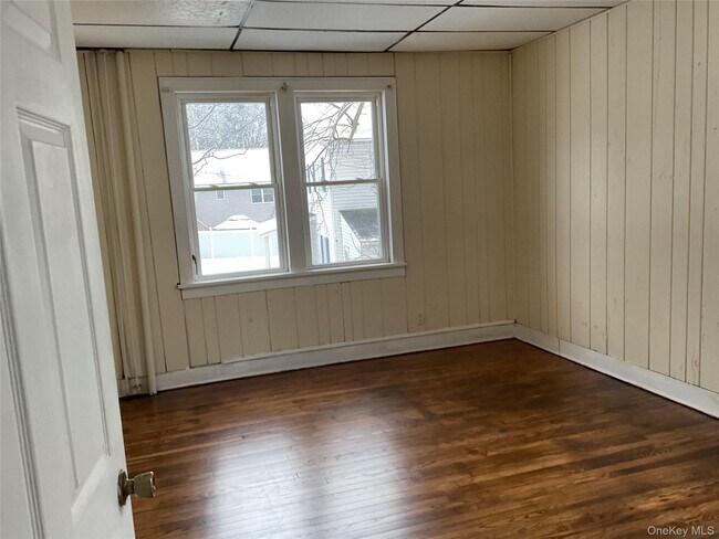 Foto del edificio - 76 Lawrwnce Ave