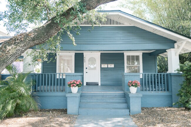 Foto del edificio - 902 W Columbus Dr