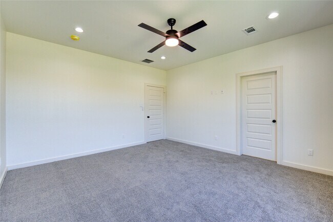 Building Photo - 2922 El Fenice Ln