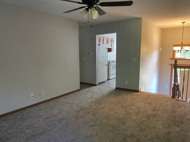 Building Photo - Beautiful Home In Park Hill School District!