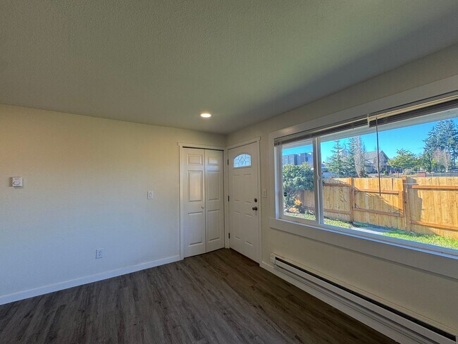 Foto del edificio - Central Tacoma 3-bedroom Rambler!