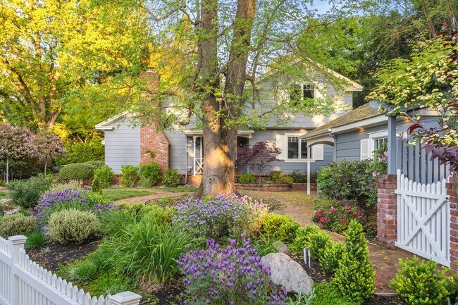 Building Photo - Beautiful 2 story home in desirable Diablo...