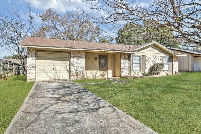 Building Photo - Single-Story Living Minutes From UTSA & The Rim