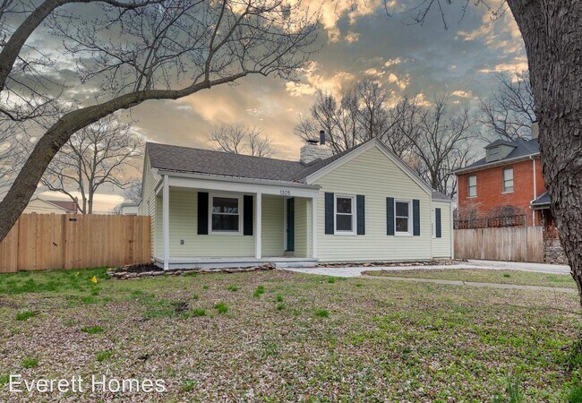 Building Photo - 4 br, 2 bath House - 1325 N Summit Ave