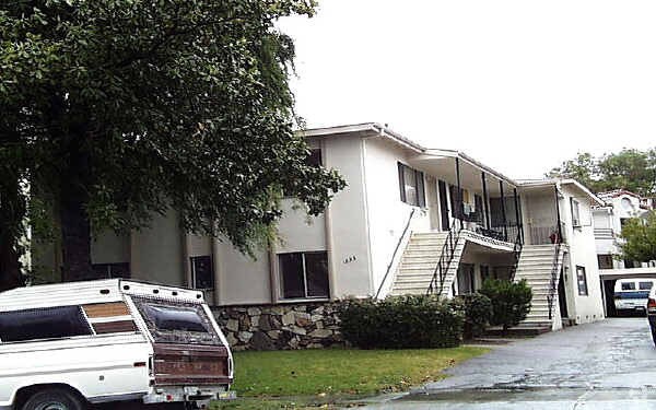 Primary Photo - 1233-1237 E Wilson Ave