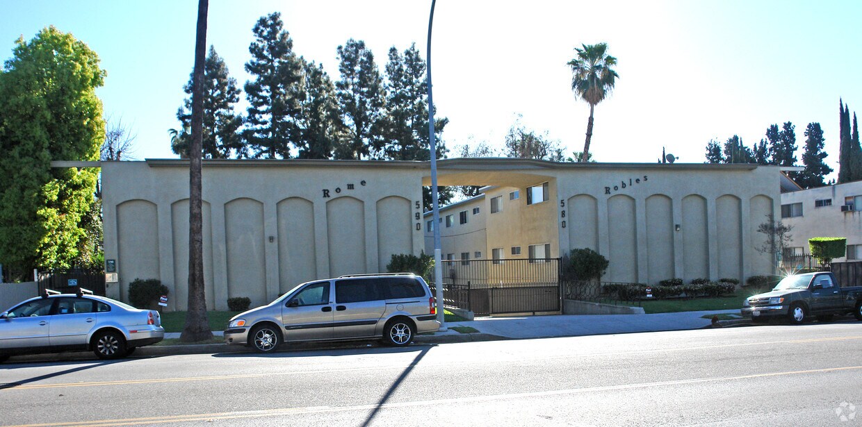 Foto del edificio - Robles & Rome Apartments