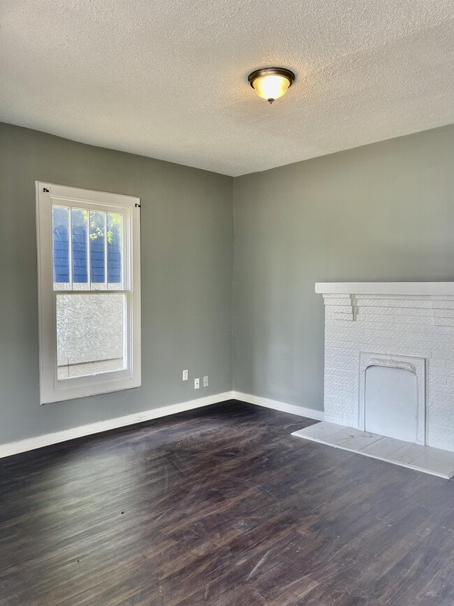 Building Photo - 1241 E 35th St