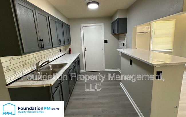 Building Photo - 518 Harahan Rd