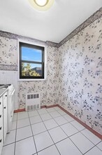 Building Photo - 139-15 83rd Ave