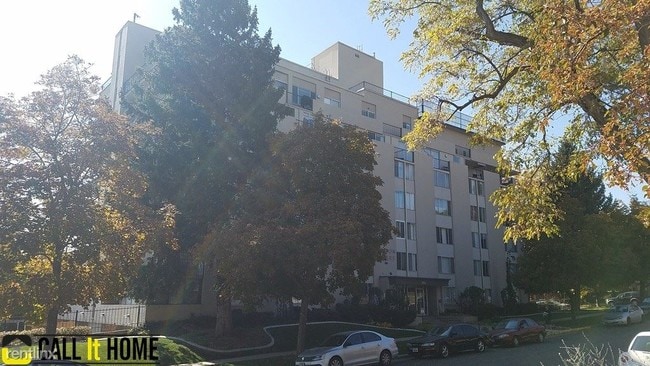 Building Photo - 266 E 4th Ave