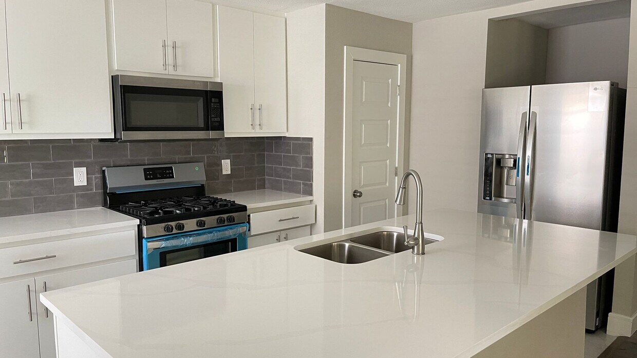 Remodeled - Hardwood Floors, Open Floor Plan - Remodeled - Hardwood Floors, Open Floor Plan