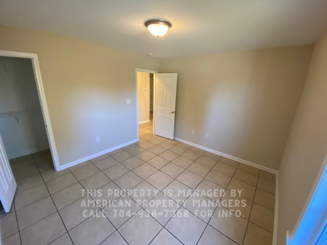 Building Photo - 477 Pharr Dr SW