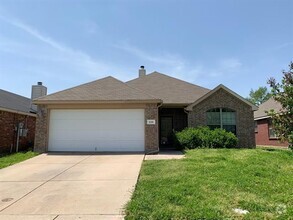 Building Photo - 226 Lavaca Dr