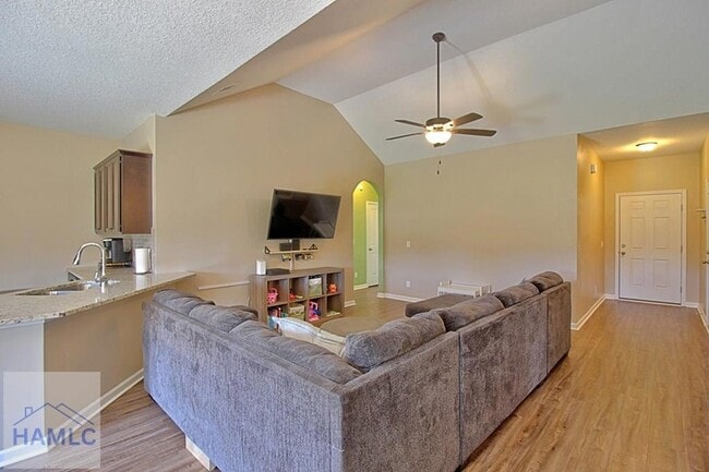 Building Photo - 50 Sunflower Cir NE