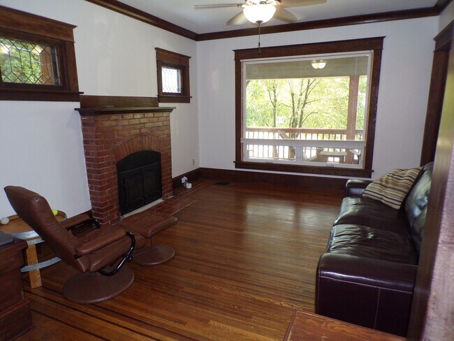 Foto del edificio - 3711 SE Franklin St