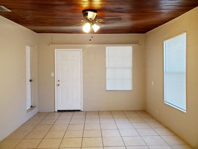 Foto del edificio - 2 Bedroom, 1 Bathroom Home for Rent in Plant City!
