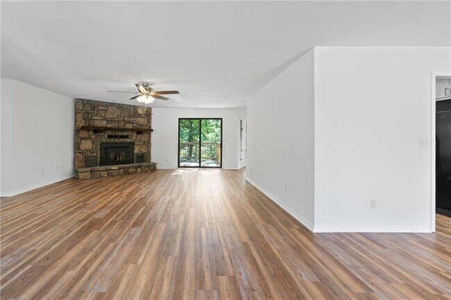 Foto del edificio - 1 Ramsey Dr