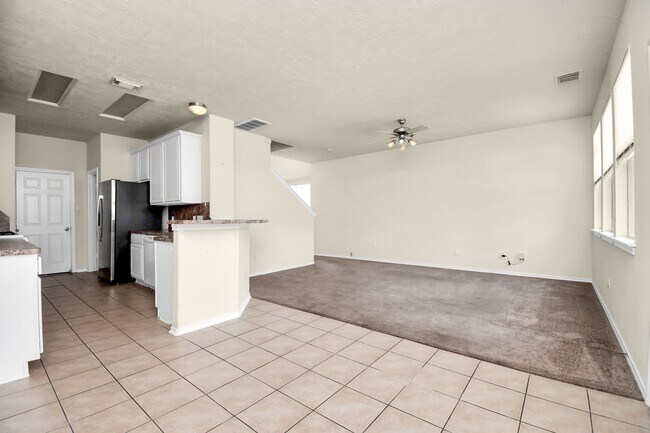 Building Photo - 139 Benedict Canyon Loop