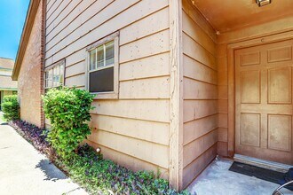 Building Photo - 12239 W Village Dr