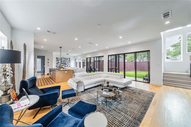 Foto del edificio - 9753 Mixon Dr