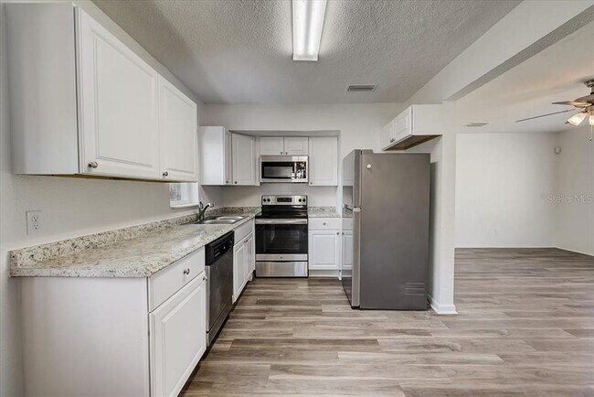 Building Photo - 175 11th Ave SW
