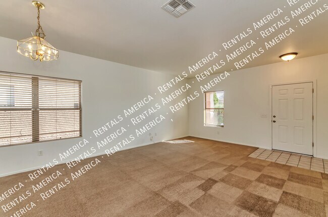 Building Photo - 10039 E Rocky Vista Dr