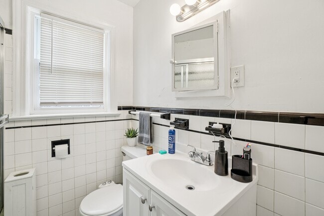 Building Photo - 7003 Dartmouth Ave