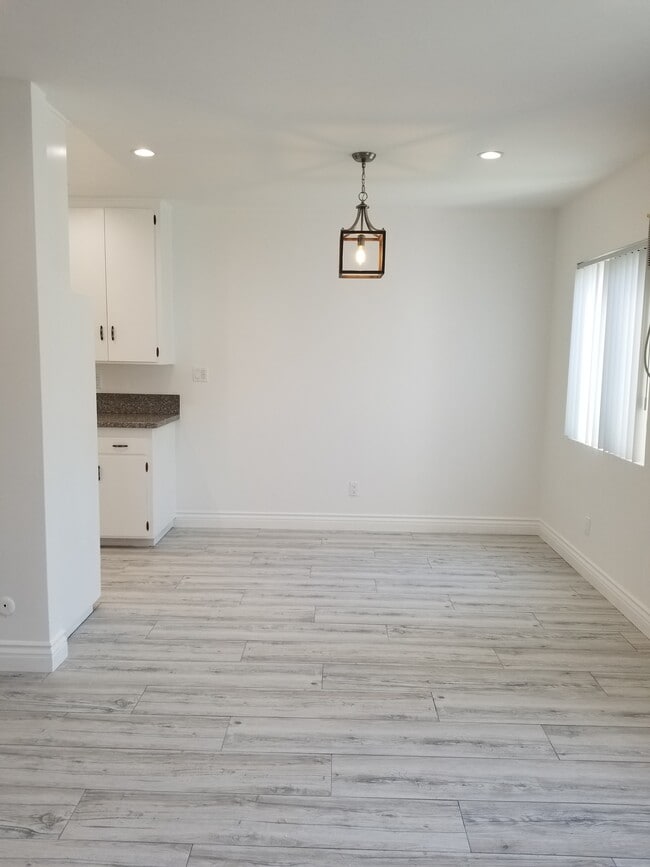 Building Photo - 3433 Madera Ave