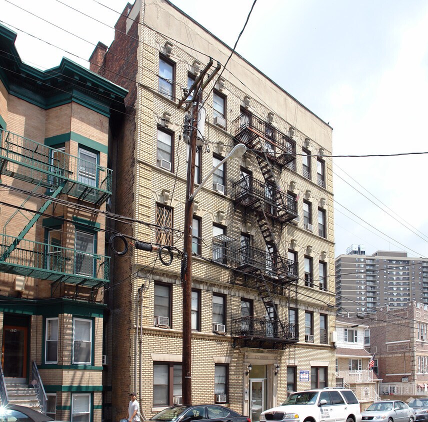 Foto principal - 150-152 49th St