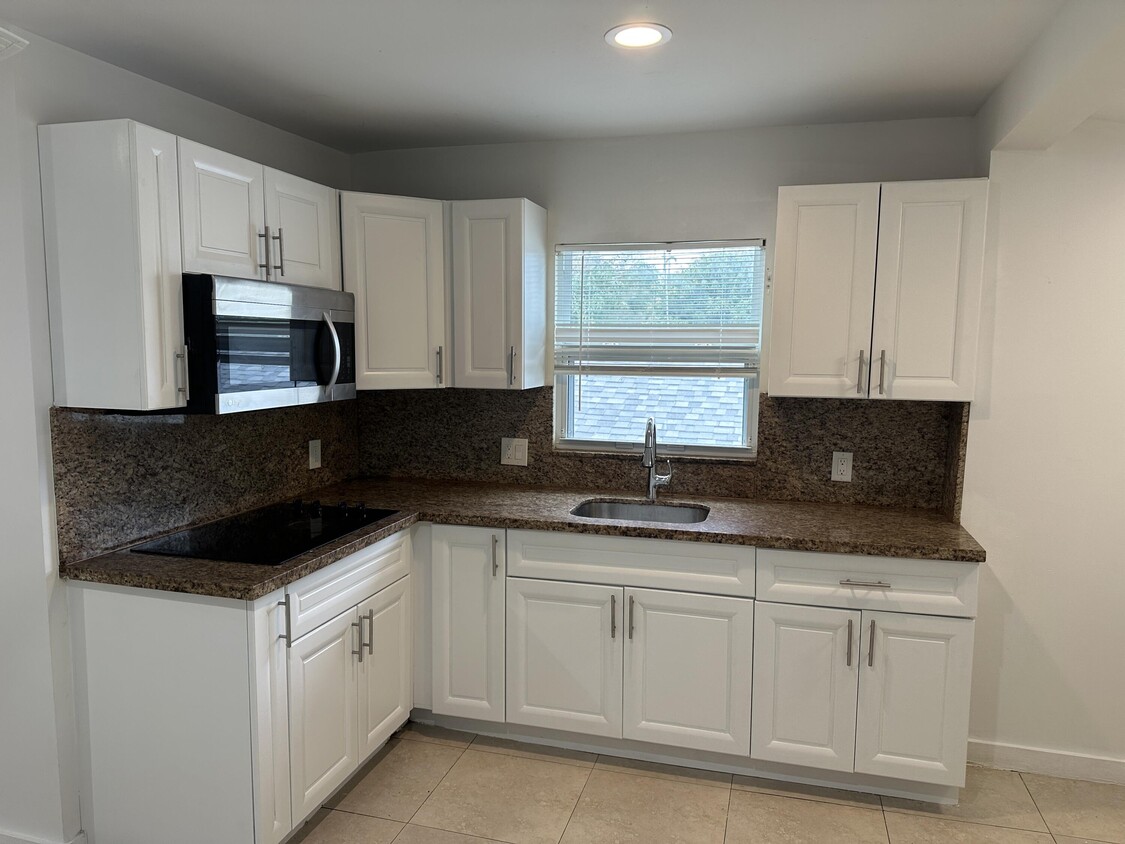 Foto principal - 801 Dobbins St