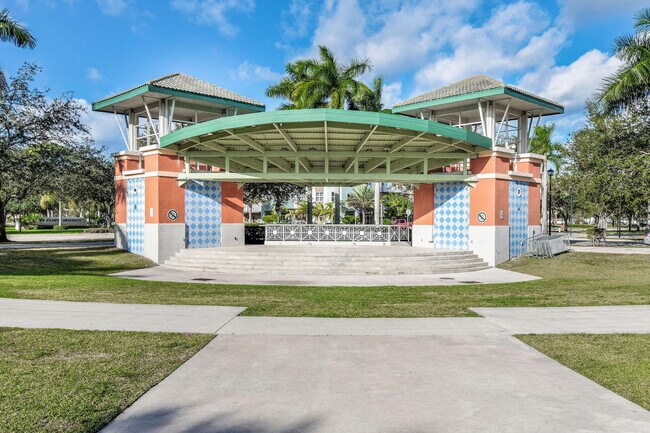 Foto del edificio - 1200 Town Center Dr